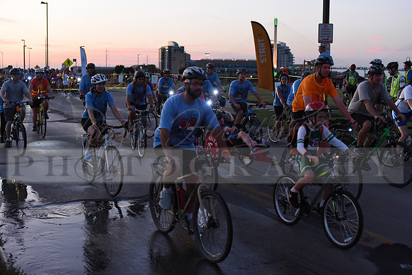 Riders_2019_Owl_Ride2_RHP_DSC_0400