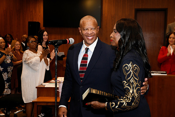 Mayor Ewing_Inauguration_2025 06 09-125_RHP