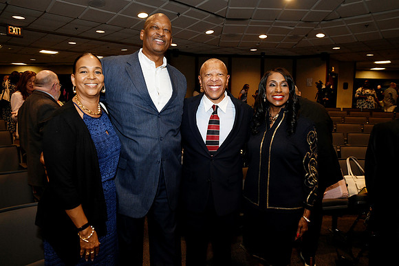 Mayor Ewing_Inauguration_2025 06 09-178_RHP