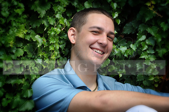 Jesse_leaves