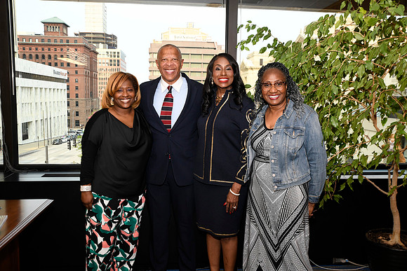 Mayor Ewing_Inauguration_2025 06 09-27_RHP