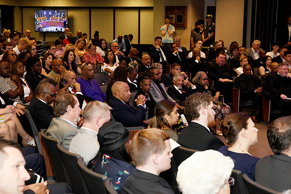 Mayor Ewing_Inauguration_2025 06 09-142_RHP