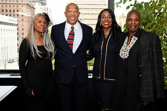 Mayor Ewing_Inauguration_2025 06 09-19_RHP