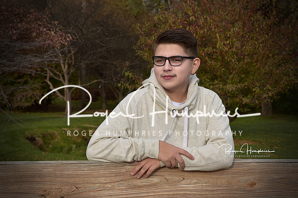 Senior_RHP_0030_pp_Logo