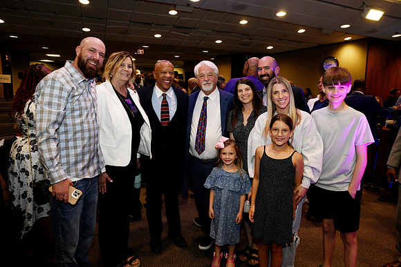 Mayor Ewing_Inauguration_2025 06 09-150_RHP