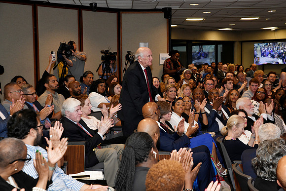 Mayor Ewing_Inauguration_2025 06 09-140_RHP