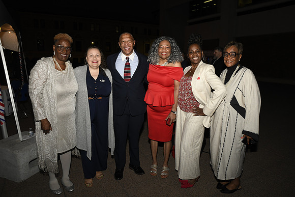 Mayor Ewing_Inauguration_2025 06 09-240_RHP