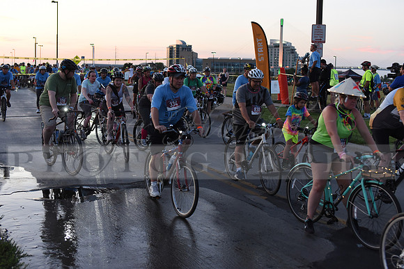 Riders_2019_Owl_Ride2_RHP_DSC_0297